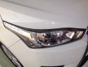 Toyota Yaris E 2015 - Cần bán Toyota Yaris E màu trắng giao ngay, khuyến mại lớn 2016
