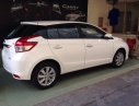 Toyota Yaris E 2015 - Cần bán Toyota Yaris E màu trắng giao ngay, khuyến mại lớn 2016