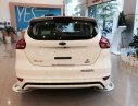 Ford Focus 2016 - Cần bán Ford Focus sản xuất 2016, màu trắng