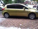 Nissan Tiida 2006 - Bán Nissan Tiida đời 2006, màu vàng, nhập khẩu chính hãng xe gia đình, giá 389tr