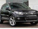 Volkswagen Tiguan 2016 - Bán xe nhập Volkswagen Tiguan 2.0l đời 2016, màu đen, tặng 209 triệu, LH Hương 0916777090