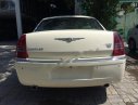 Chrysler 300C Hemi 5.7 V8 2006 - Cần bán lại xe Chrysler 300C Hemi 5.7 V8 đời 2006, màu trắng, nhập khẩu nguyên chiếc, giá 735tr