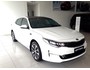 Kia K5 2.0 GAT 2017 - Cần bán Kia Optima K5 2016, xe thể thao hạng sang, màu trắng, giá chỉ 865 triệu