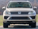 Volkswagen Touareg GP 2016 - Bán ô tô Volkswagen Touareg GP đời 2016, màughi vàng, xe nhập