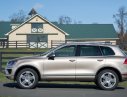 Volkswagen Touareg GP 2016 - Bán ô tô Volkswagen Touareg GP đời 2016, màughi vàng, xe nhập