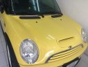 Mini Cooper  S 2005 - Cần bán gấp Mini Cooper sản xuất 2005 màu vàng, giá 475 triệu, xe nhập