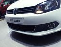 Volkswagen Polo 2014 - Xe nhập Volkswagen Polo Sedan 1.6l AT , màu trắng. Tặng BHVC+3M. LH 0902608293