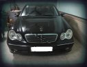 Mercedes-Benz C class 2004 - Cần bán lại xe Mercedes 2004, màu đen, nhập khẩu nguyên chiếc, giá tốt