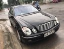 Mercedes-Benz E240 2004 - Cần bán gấp Mercedes E240 sản xuất 2004, màu đen, nhập khẩu