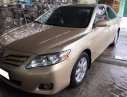 Toyota Camry LE 2010 - Cần bán xe Toyota Camry LE 2010, màu vàng, nhập khẩu