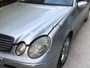 Mercedes-Benz E240 2004 - Xe Mercedes E240 đời 2004, màu bạc số tự động, giá chỉ 320 triệu