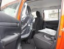 Toyota Hilux 2.4E 4x2 MT 2017 - Bán xe Toyota Hilux E đời 2017, xe nhập, giá tốt