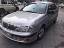 Nissan Sunny 2001 - Cần bán xe Nissan Sunny đời 2001, màu bạc, xe nhập