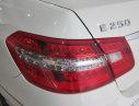 Mercedes-Benz E250 2013 - Cần bán lại xe Mercedes sản xuất 2013, màu trắng chính chủ