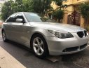 BMW 5 Series 520i 2004 - Xe BMW 5 Series 520i sản xuất 2004, màu bạc, nhập khẩu số sàn