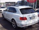 Bentley Bentayga 2016 - Bán xe Bentley Bentayga đời 2016, màu trắng, nhập khẩu nguyên chiếc