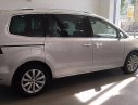 Volkswagen Sharan 2016 - Cần bán Volkswagen Sharan đời 2016, màu bạc