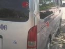 Toyota Hiace MT 2005 - Bán Toyota Hiace MT đời 2005, màu bạc số sàn