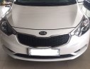 Kia K3 2.0 2016 - Cần bán xe Kia K3 2.0 đời 2016, số tự động, màu trắng