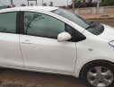 Toyota Yaris 1.3 2005 - Cần bán lại xe Toyota Yaris 1.3 2005, màu trắng, nhập khẩu chính hãng, số tự động