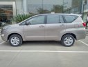 Toyota Innova E 2018 - Bán Toyota Innova E đời 2018, giảm giá cực sâu, tặng thêm gói phụ kiện, hỗ trợ mua xe trả góp