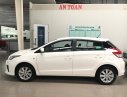 Toyota Yaris E 2017 - Bán xe Toyota Yaris năm 2017 màu trắng, 587tr nhập khẩu, mới 100%, LH: 01208090729