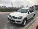 Volkswagen Touareg 2014 - Chính chủ bán Volkswagen Touareg đời 2014, màu trắng, nhập khẩu