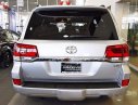 Toyota Land Cruiser V8 2016 - Bán Toyota Land Cruiser V8 2016, màu bạc, nhập khẩu