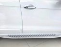 Chevrolet Captiva 2017 - Cần bán xe Chevrolet Captiva đời 2017, màu trắng, nhập khẩu