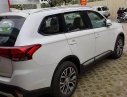 Mitsubishi Outlander 2.0 2017 - Bán Mitsubishi Outlander 2.0 đời 2017, màu trắng