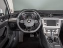 Volkswagen Passat 2017 - 1 tỷ 590 bạn đã sở hữu passat 1.8 turbo (có sẵn màu trắng). Giao xe tận nơ, hỗ trợ vay 80% giá xe