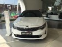 Kia Optima 2.0 AT 2017 - Bán Kia Optima 2.0 AT đời 2017, màu trắng, giá 719tr