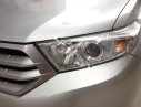 Toyota Highlander SE 2011 - Cần bán Toyota Highlander SE đời 2011, màu bạc, nhập khẩu số tự động
