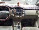 Toyota Innova V 2014 - Bán Toyota Innova V năm 2014, màu bạc như mới