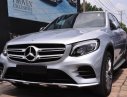 Mercedes-Benz Smart GLC 300 4Matic 2018 - Bán xe Mercedes GLC 300 màu bạc giá tốt. Giao xe ngay