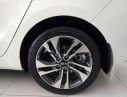 Kia Rondo 1.7 GAT 2018 - Bán ô tô Kia Rondo 1.7 GAT sản xuất 2018, màu trắng