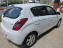 Hyundai i20   2010 - Bán Hyundai i20 2010, màu trắng, xe nhập