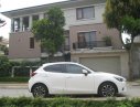 Mazda 2 2016 - Chiến Hòa Auto bán Mazda 2 năm sản xuất 2016, màu trắng, xe nhập