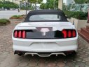 Ford Mustang 2015 - Bán xe Ford Mustang năm sản xuất 2015, màu trắng