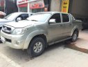 Toyota Hilux G 2010 - Bán Toyota Hilux G sản xuất năm 2010, màu bạc, nhập khẩu số sàn