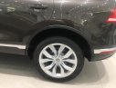 Volkswagen Touareg 2017 - Giao ngay Volkswagen Touareg 3.6 V6, màu nâu, liên hệ ngay để được nhận ưu đãi cực tốt