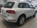 Volkswagen Touareg 3.6 V6 2018 - Cần bán lại xe Volkswagen Touareg 3.6 V6 năm 2018, màu trắng, nhập khẩu nguyên chiếc số tự động