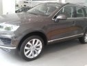 Volkswagen Touareg 2017 - Bán xe Touareg 3.6V, V6, ưu đãi 40tr + Nhiều ưu đãi hấp dẫn. LH: 0944064764 Ngọc Giàu