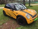 Mini Cooper   2004 - Cần bán lại xe Mini Cooper đời 2004, màu vàng