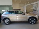 Volkswagen Touareg 2016 - Bán Volkswagen Touareg sản xuất 2016, màu vàng, nhập khẩu nguyên chiếc