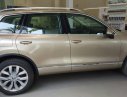 Volkswagen Touareg 2016 - Bán ô tô Volkswagen Touareg năm 2016, màu vàng, nhập khẩu