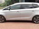 Kia Rondo 2.0 GAT 2017 - Cần bán lại xe Kia Rondo 2.0 GAT đời 2017, màu xá, bạc như mới, 599.999tr