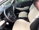 Kia Rondo 2.0 GAT 2017 - Cần bán lại xe Kia Rondo 2.0 GAT đời 2017, màu xá, bạc như mới, 599.999tr