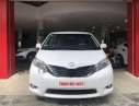 Toyota Sienna 2010 - Bán Toyota Sienna năm sản xuất 2010, màu trắng xe gia đình