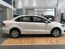 Volkswagen Polo 2016 - Bán xe Volkswagen Polo Sedan đời 2016, màu trắng, nhập khẩu